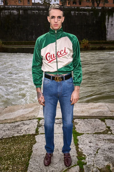 Look 26